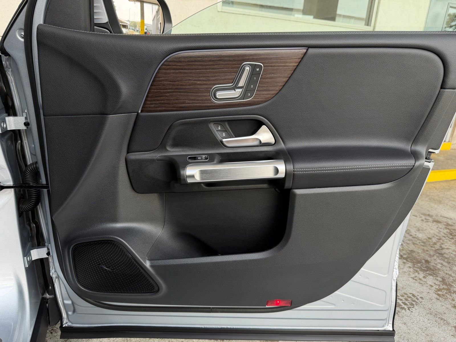 New 2026 Cirrus Silver Metallic Mercedes-Benz GLB 250 image 39
