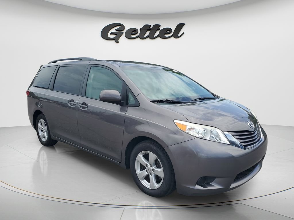 Used 2015 Gray Toyota LE image 3