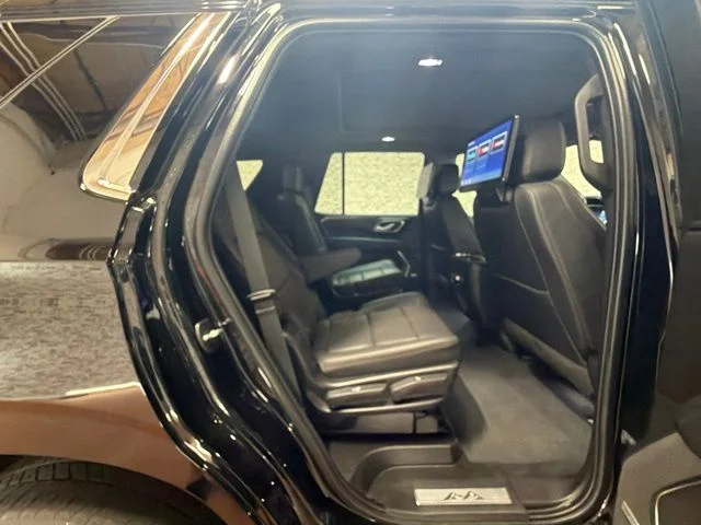 Used 2024 Black Chevrolet High Country image 12