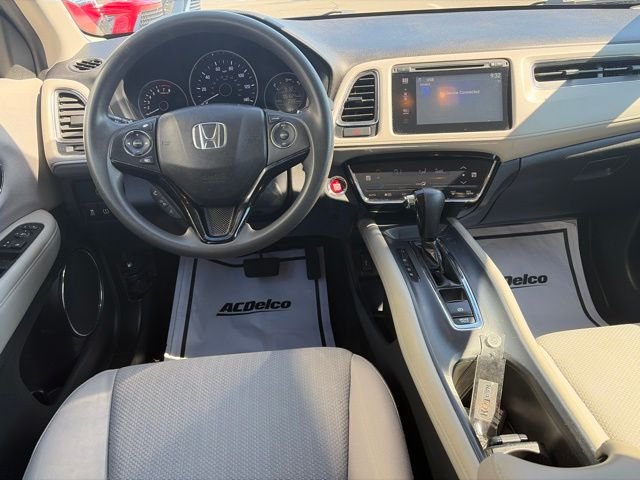 Used 2018 White Honda EX image 24