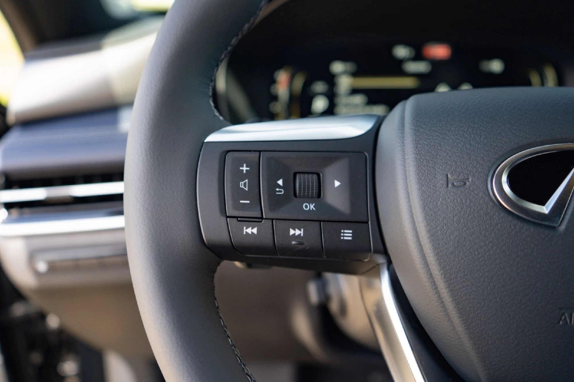 New 2027 MINERAL BLACK INFINITI Sport AWD image 13