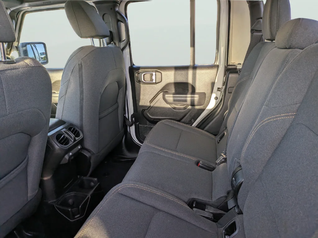 Used 2025 White Jeep Sport S image 14