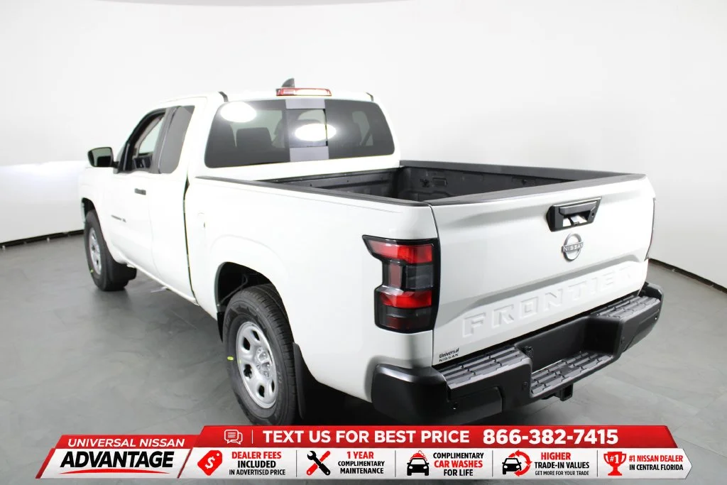 New 2027 Glacier White Nissan King Cab® S image 4