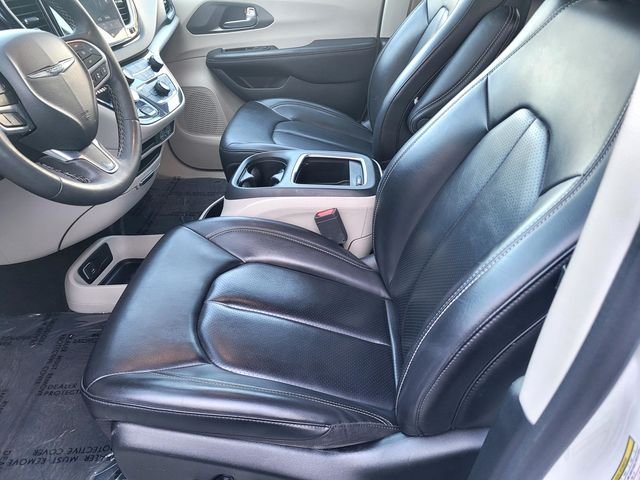 Used 2023 White Chrysler Touring L image 12