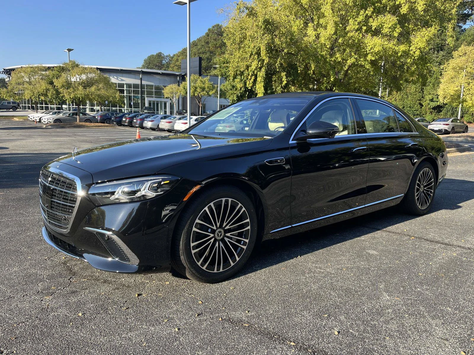 New 2027 Obsidian Black Metallic Mercedes-Benz S 580 4MATIC® Sedan image 3