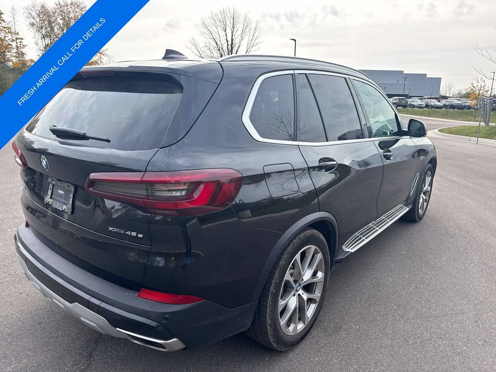 Used 2022 Black BMW xDrive45e image 10