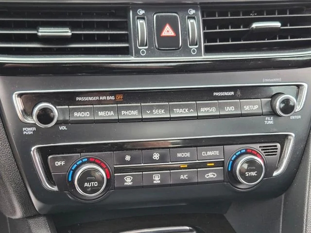Used 2018 White Kia EX image 30