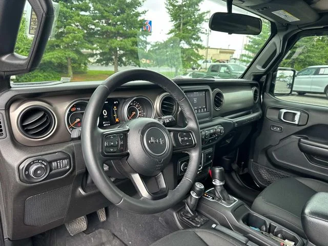 Used 2018 Black Jeep Sport S image 16