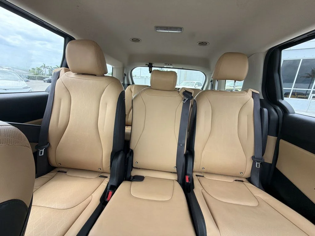 Used 2024 Red Kia LX image 13