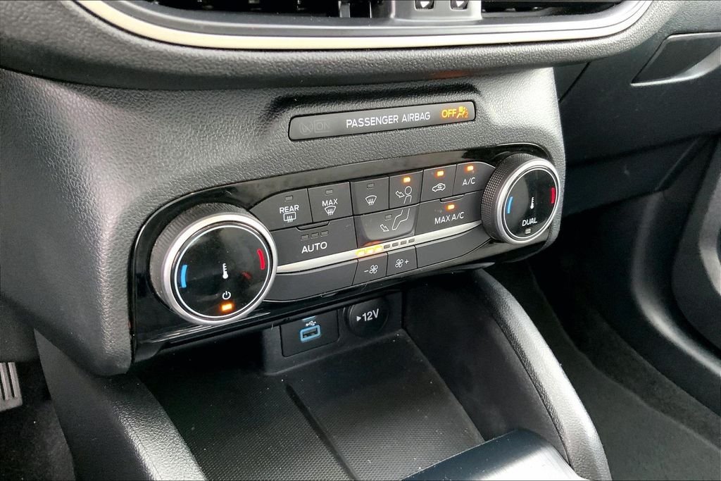 Used 2022 White Ford SE image 15