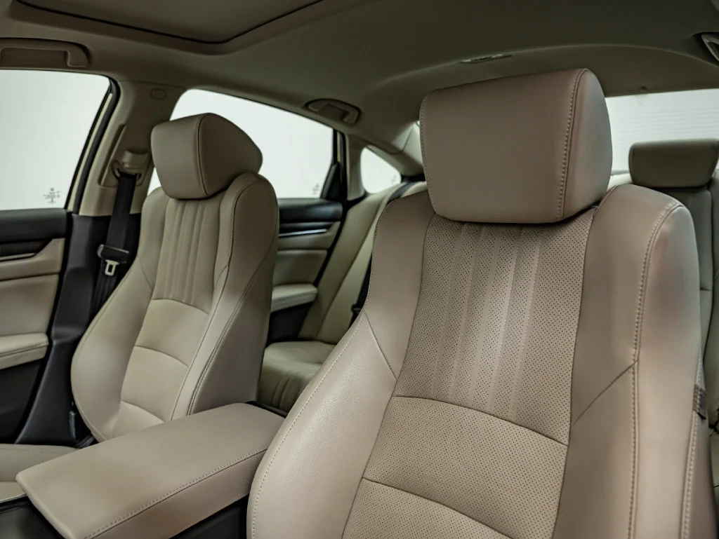 Used 2018 Gold Honda Touring image 32