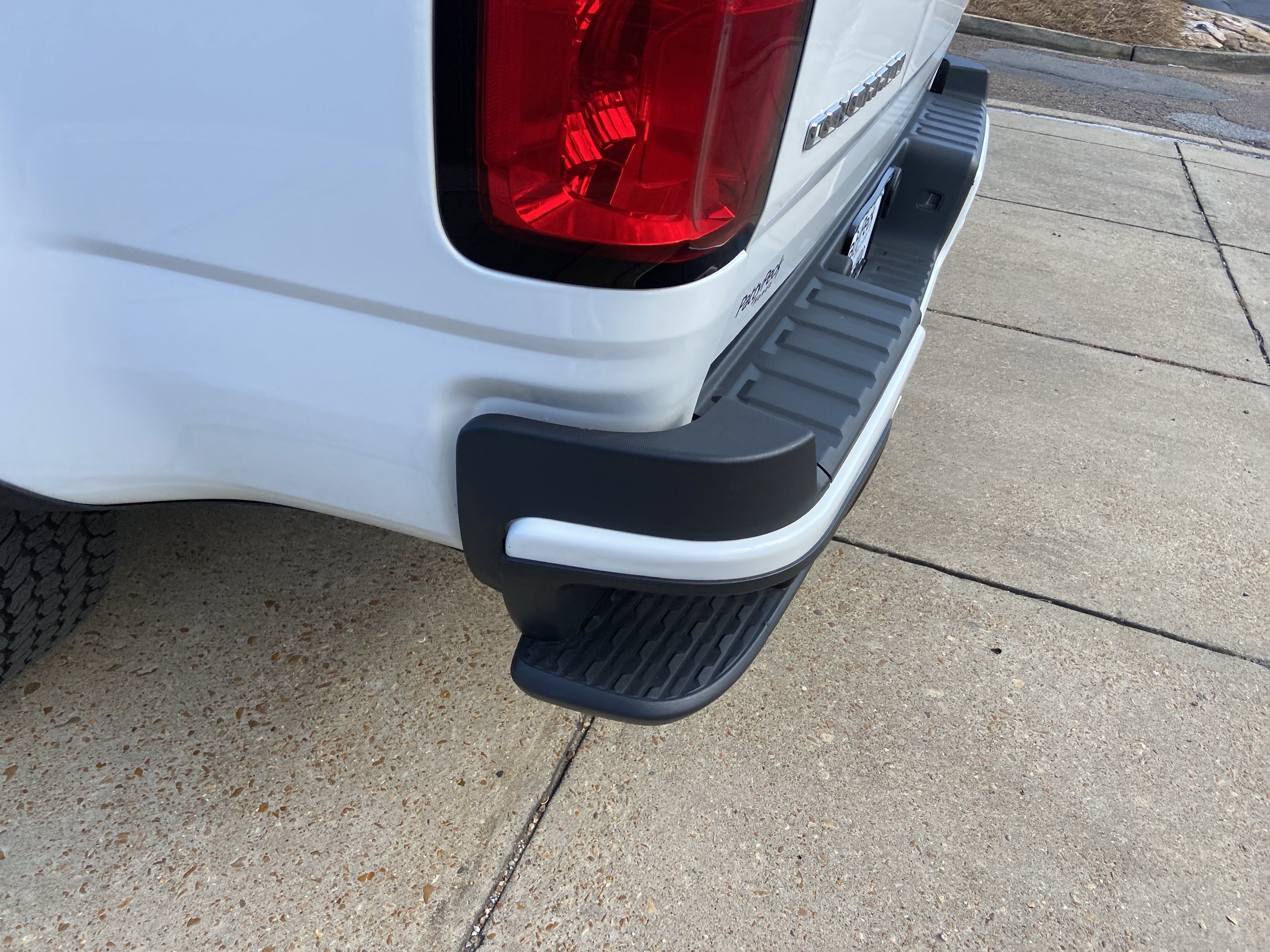 Used 2022 Summit White Chevrolet 2WD LT image 47