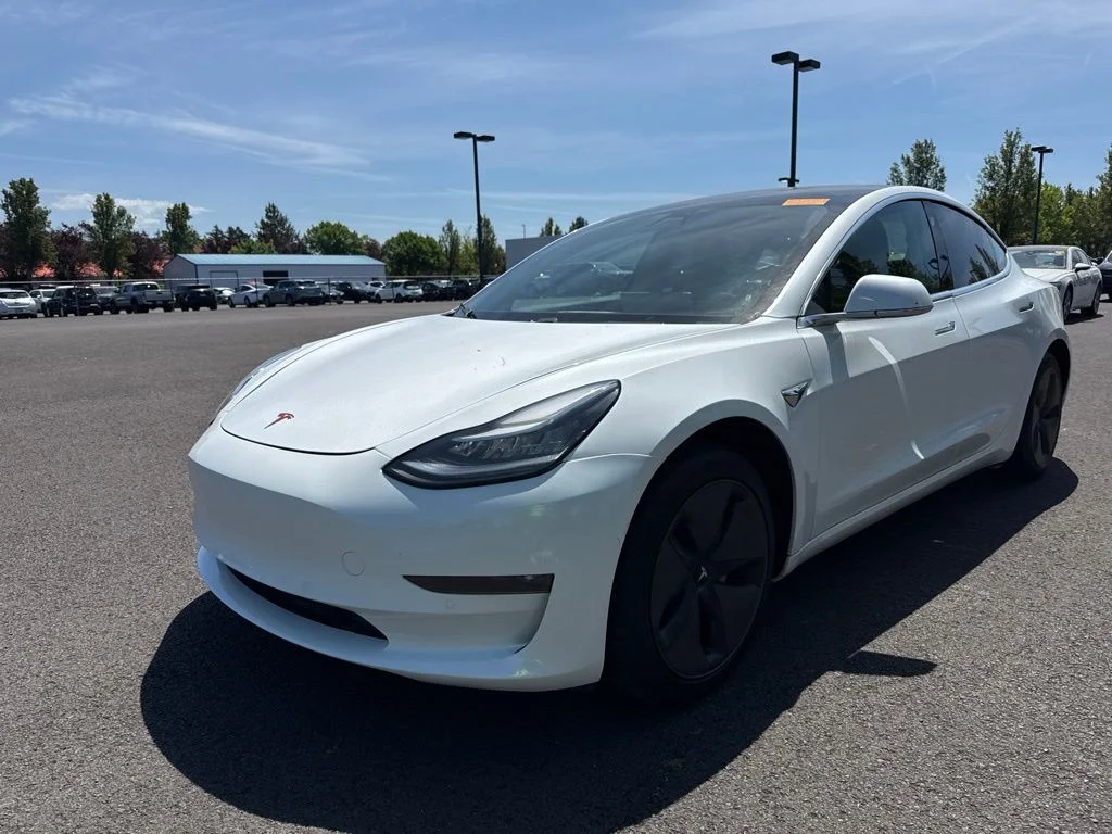 Used 2020 Pearl White Multi-Coat Tesla Standard Range Plus image 3