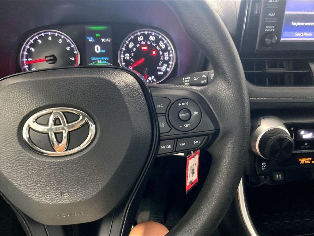 Used 2019 White Toyota LE image 22