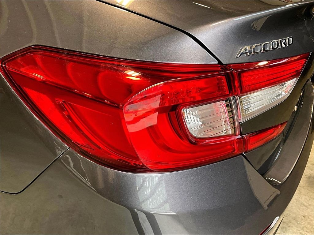 Used 2018 Gray Honda LX image 34