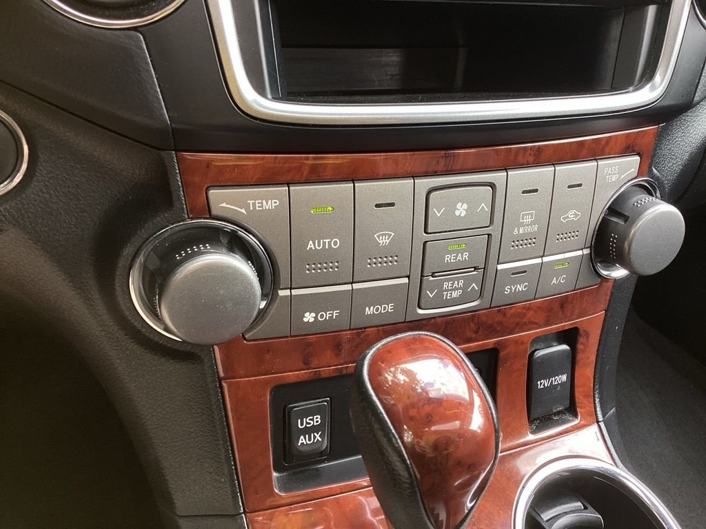 Used 2013 White Toyota Limited image 17