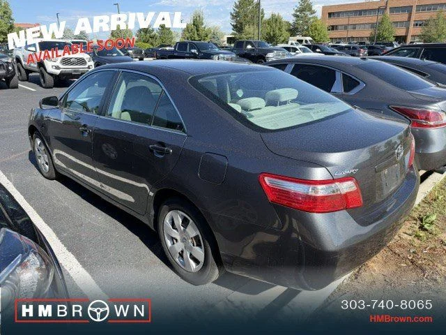 Used 2008 Magnetic Gray Metallic Toyota LE image 3