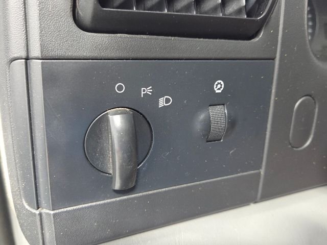 Used 2006 White Ford XL image 28