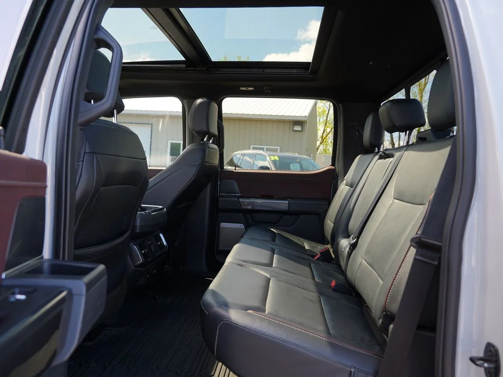 Used 2023  Ford Lariat image 18