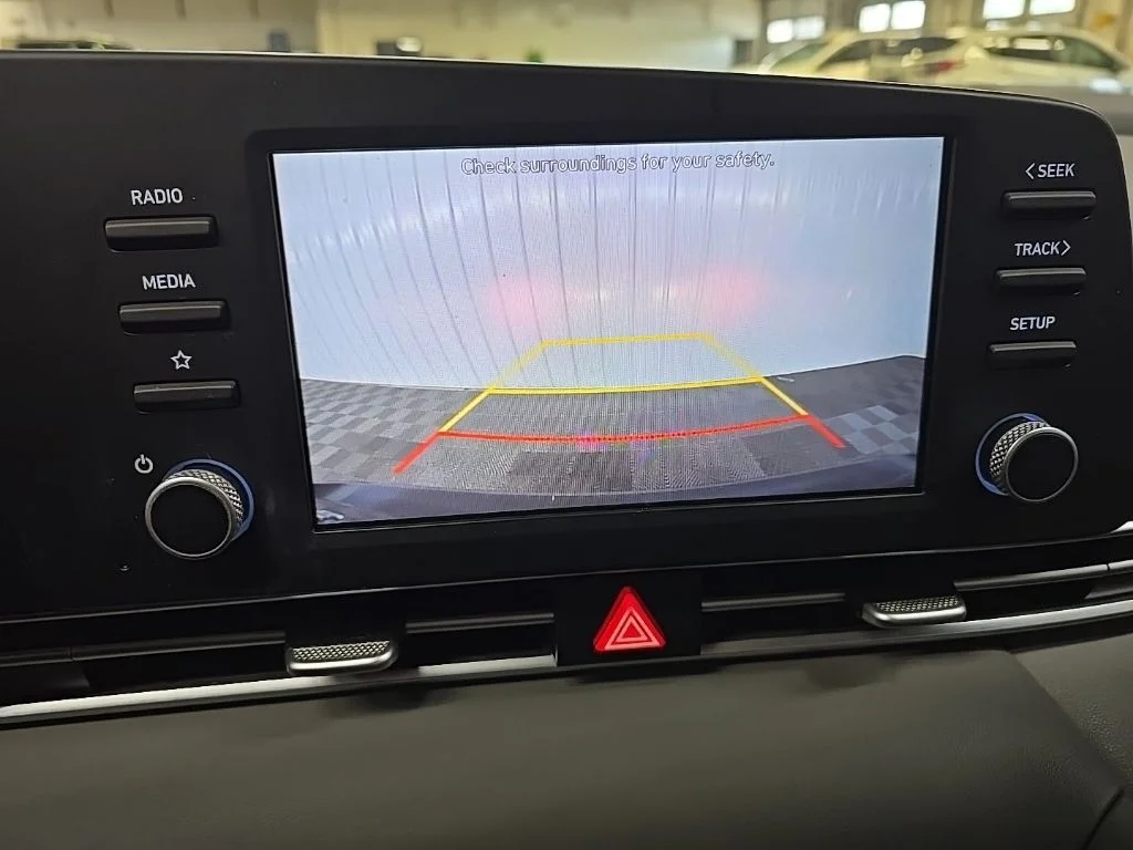 Used 2022 Black Hyundai SE image 23