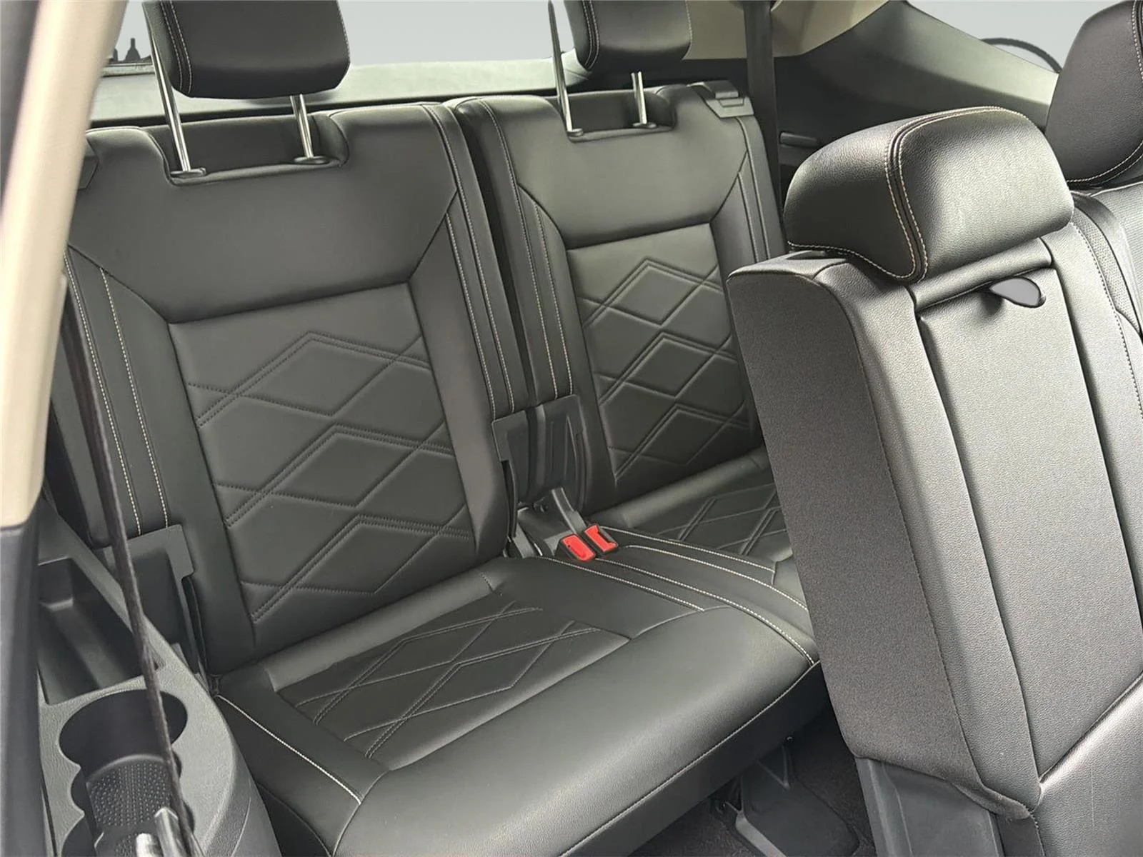2025 Volkswagen Atlas SE w/Tech - Photo 37