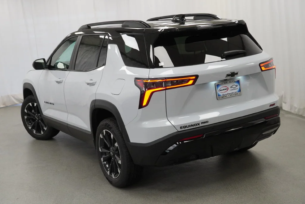 New 2027 Polar White Tricoat Chevrolet RS image 36