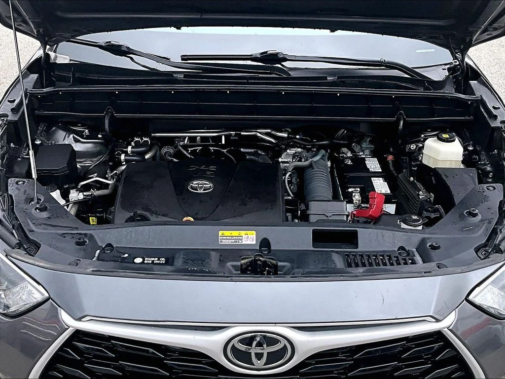 Used 2022 Gray Toyota XLE image 11