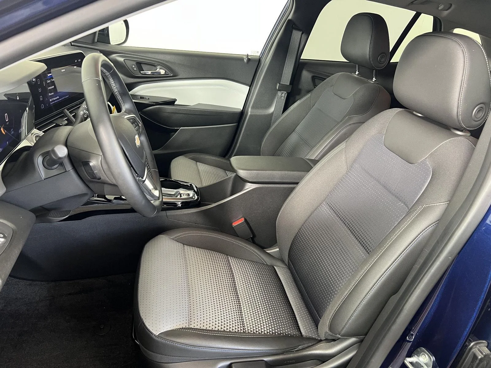 Used 2024 Blue Glow Metallic Chevrolet LT image 5