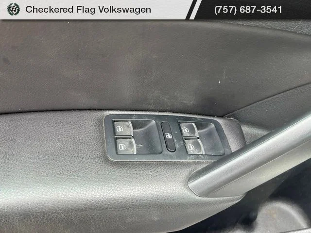 Used 2015 Platinum Gray Metallic Volkswagen TDI SEL Premium image 16