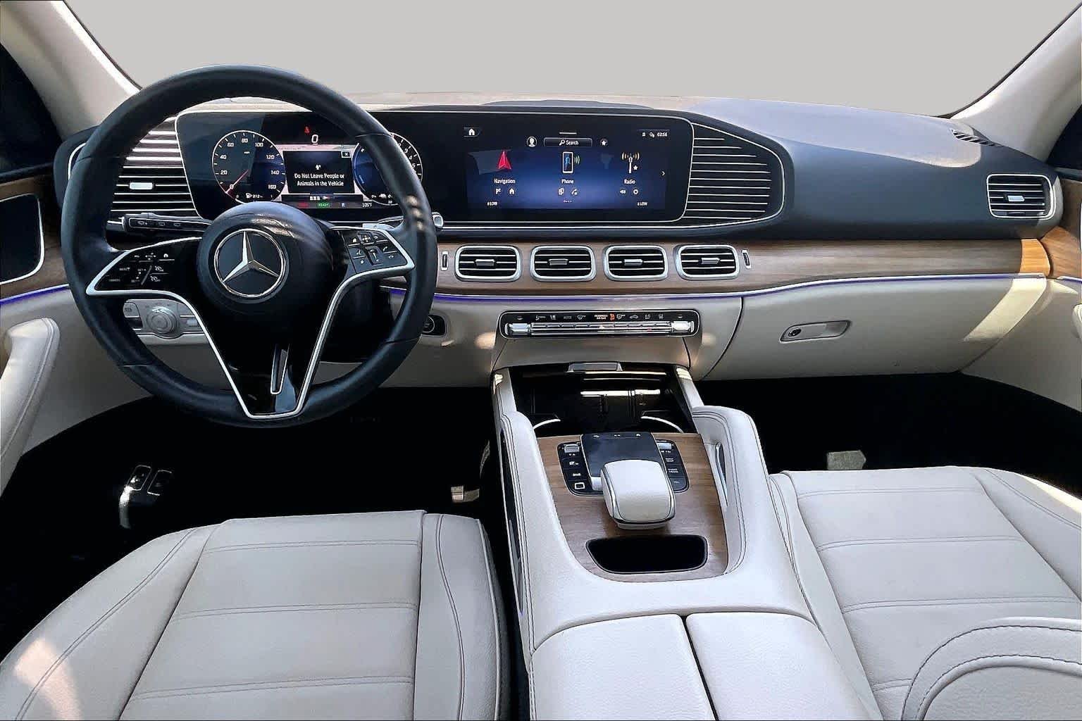 Used 2025 Obsidian Black Metallic Mercedes-Benz GLE 450e image 14