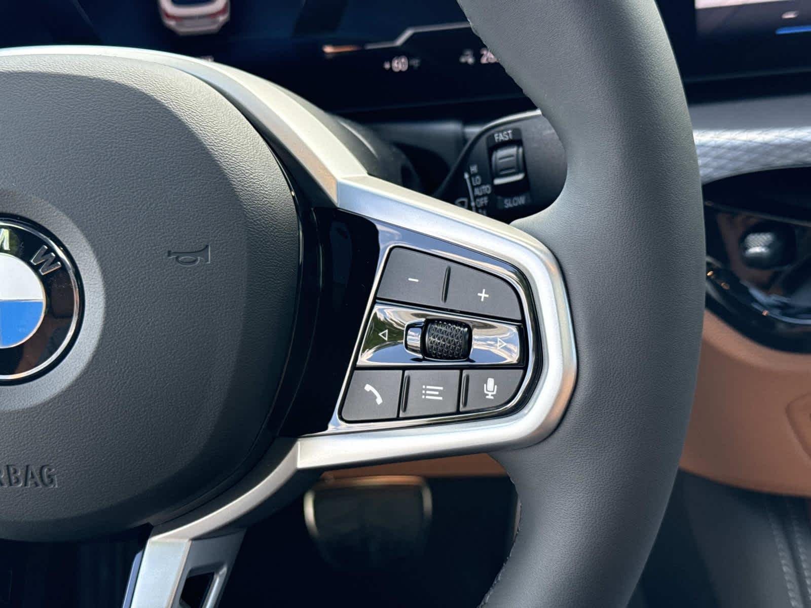New 2026 Mineral White Metallic BMW xDrive40 image 23