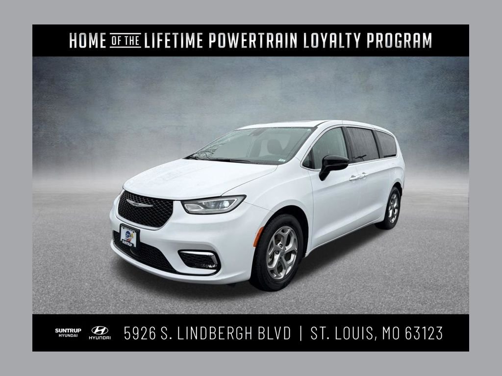 2024 Chrysler Pacifica Limited's photo