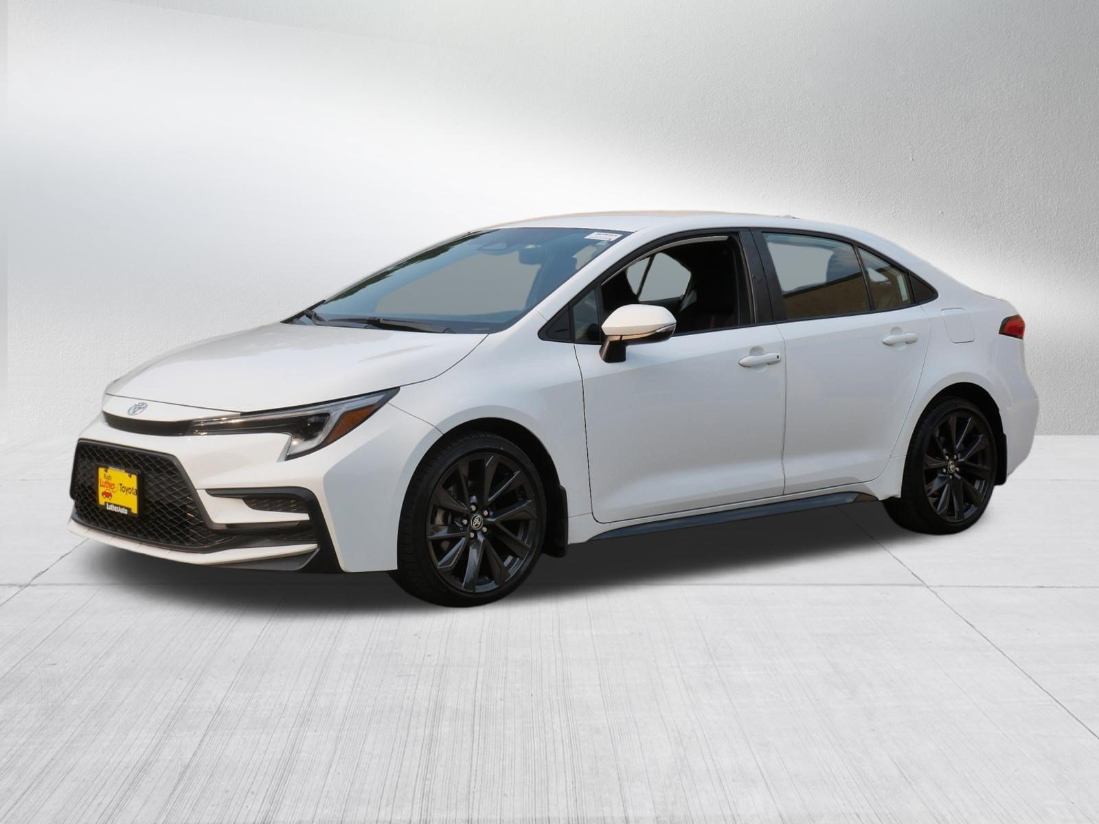Certified Used 2023 Ice Cap Toyota SE image 3