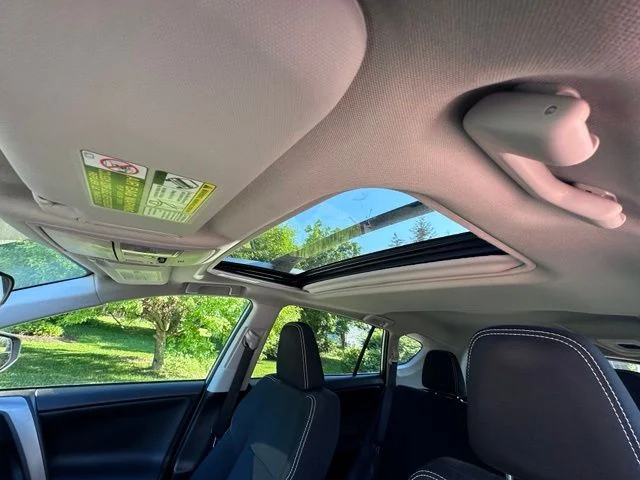 Used 2016 Silver Toyota XLE image 13