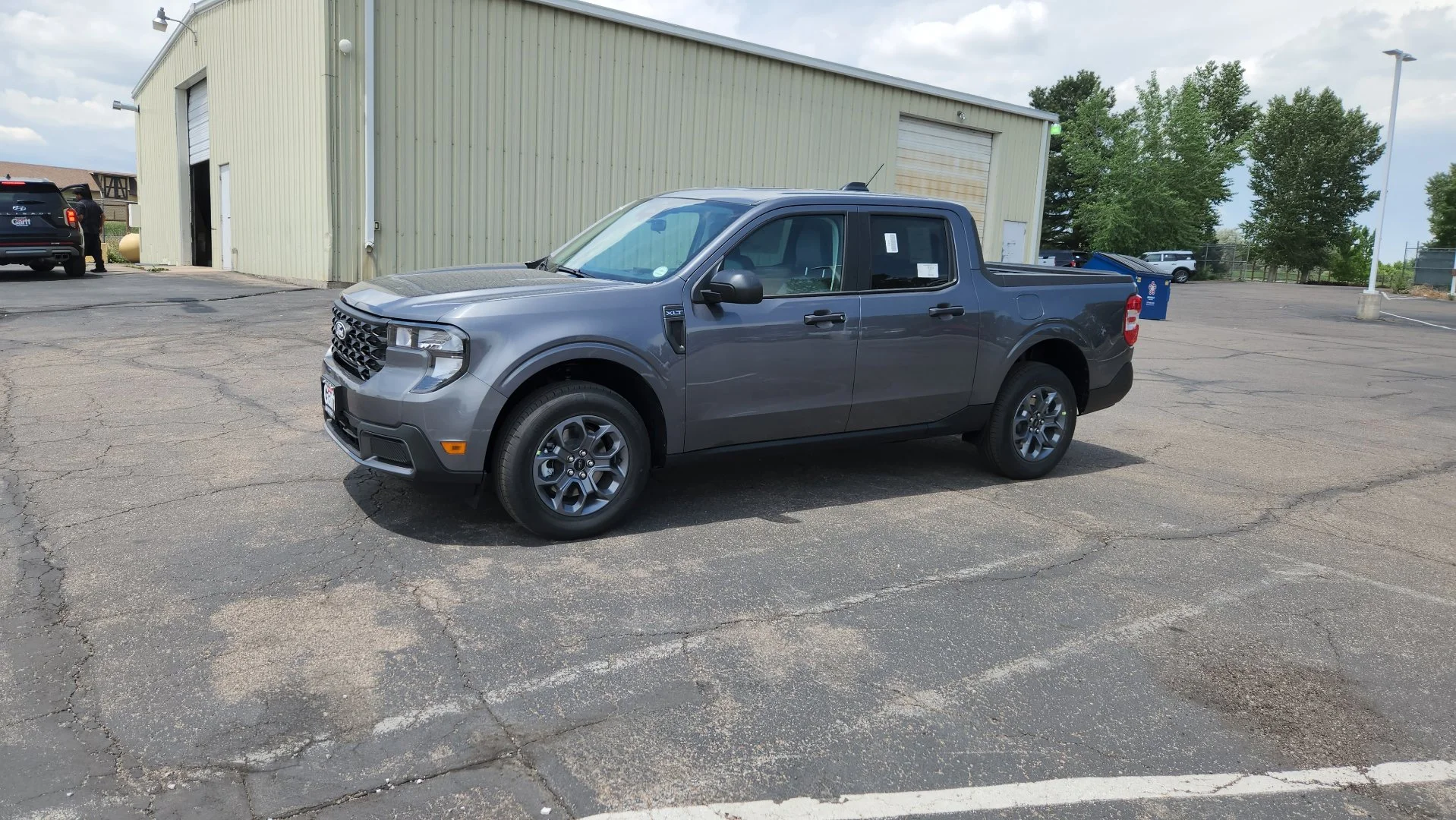 New 2026 Carbonized Gray Metallic Ford XLT image 4