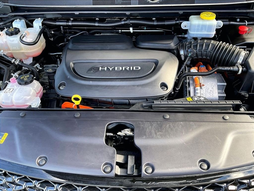 Used 2023 Black Chrysler Touring L image 30