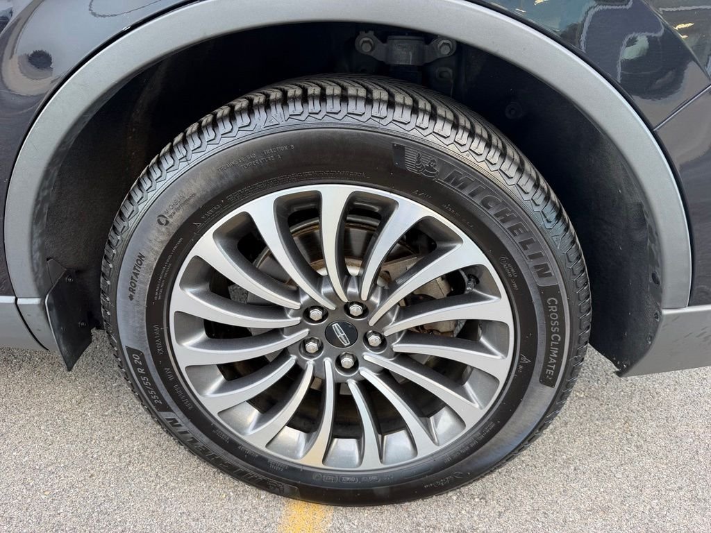 Used 2020 Black Metallic Lincoln Reserve image 36
