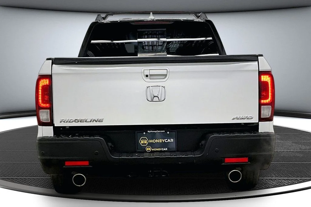 Used 2021 White Honda Black Edition image 5