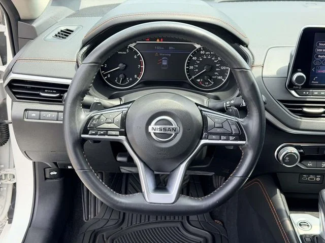 Used 2021 White Nissan 2.5 SR image 18