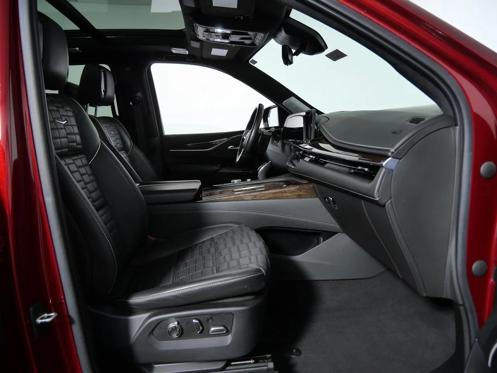 Used 2021 Red Cadillac Sport Platinum image 11