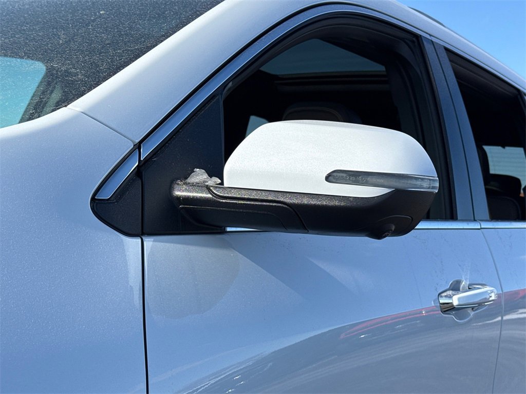 2026 GMC ACADIA - Image 11