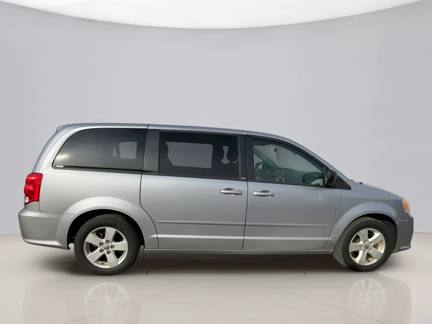 Used 2013 Gray Dodge SE Minivan 4D image 9