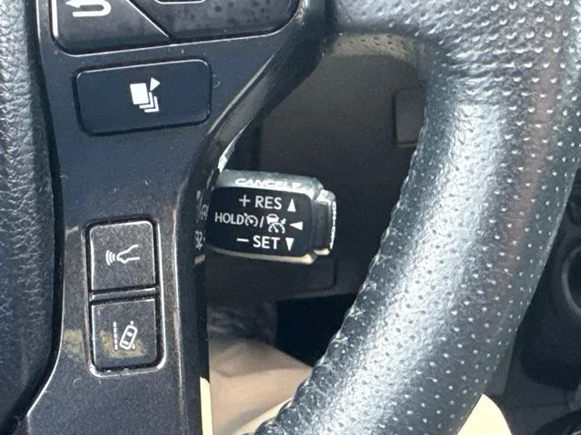 Used 2020 Gray Toyota Venture image 28