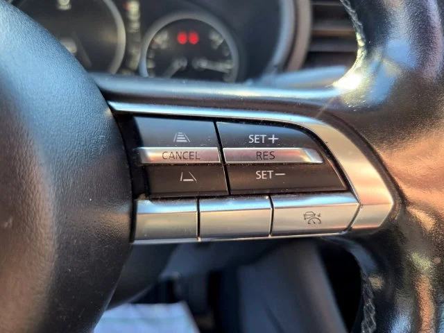 Used 2019 Silver Mazda Select image 32