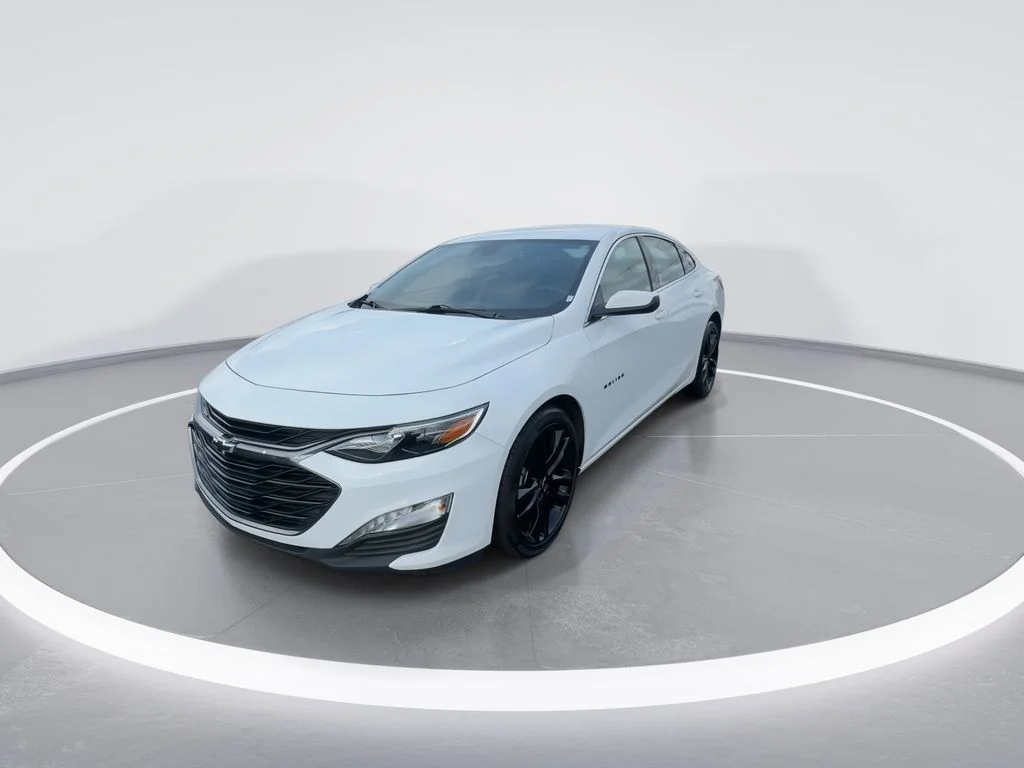 Used 2024 White Chevrolet LT image 4