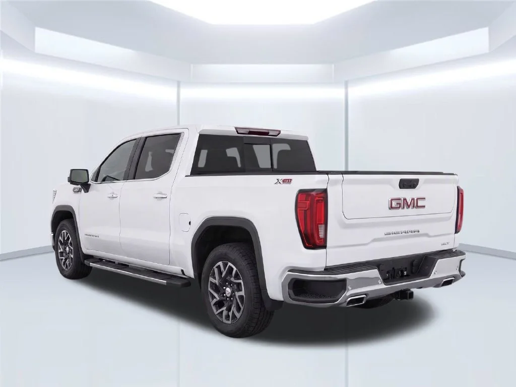 Used 2022 White GMC SLT image 5
