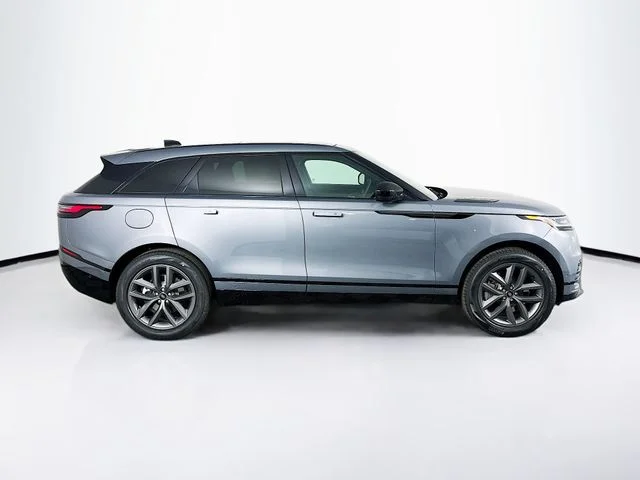 Used 2026  Land Rover Dynamic SE image 4