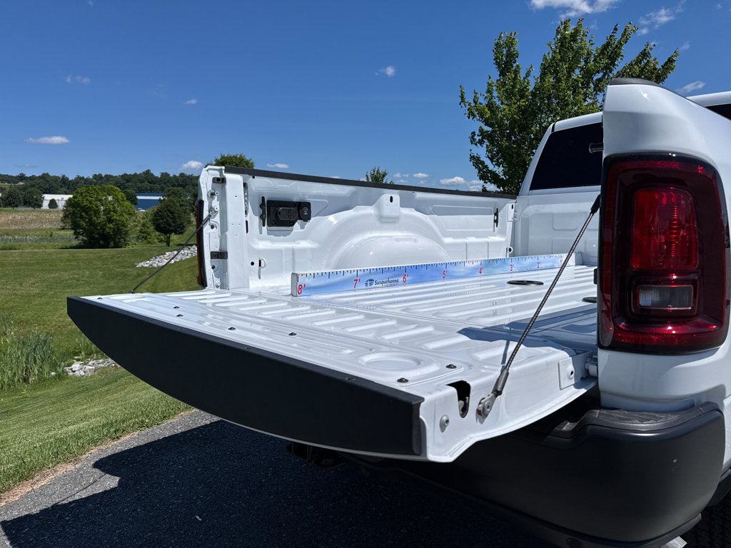 New 2026 Bright White Clear-Coat Exterior Paint RAM Tradesman image 12