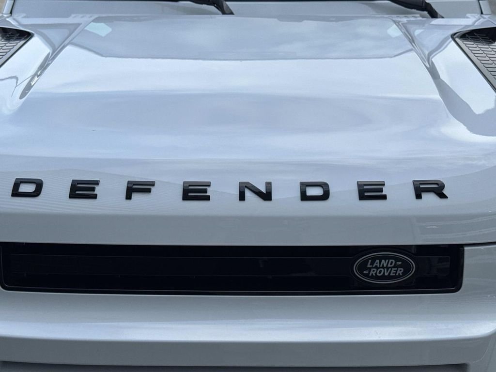 New 2026 Fuji White Land Rover S image 10