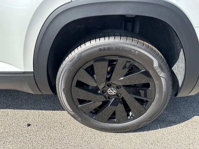 2026 Volkswagen Atlas SE w/Tech - Photo 8